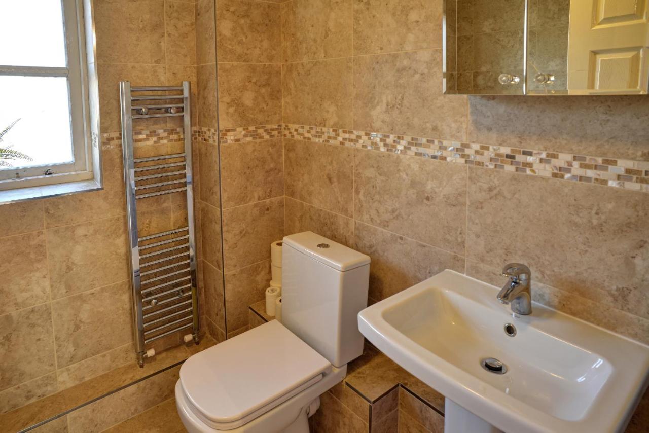 Modern & Spacious - Walk To London Excel- Parking Exteriör bild