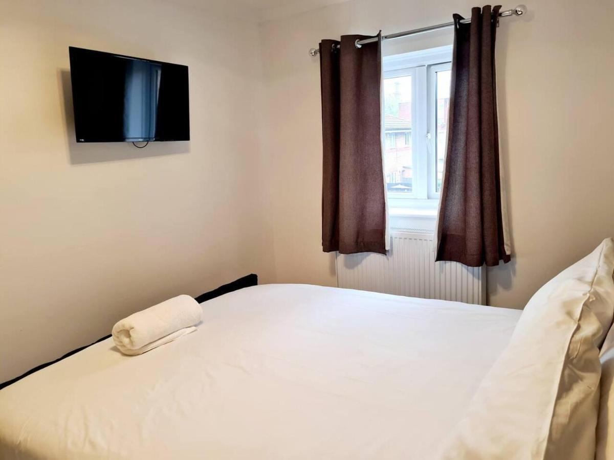 Modern & Spacious - Walk To London Excel- Parking Exteriör bild